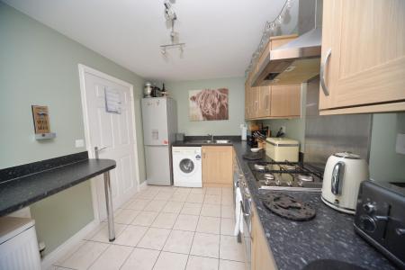 Kitchen 2.jpg