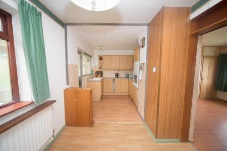 Kitchen area.jpg