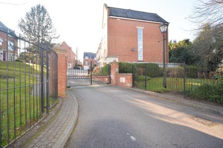 ENTRANCE.jpg