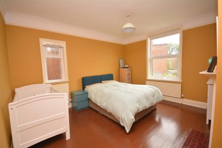 Bed 2.jpg