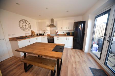 Dining Kitchen 1.jpg