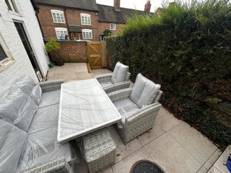 Patio 3.jpg