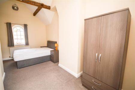 Bed 1.jpg