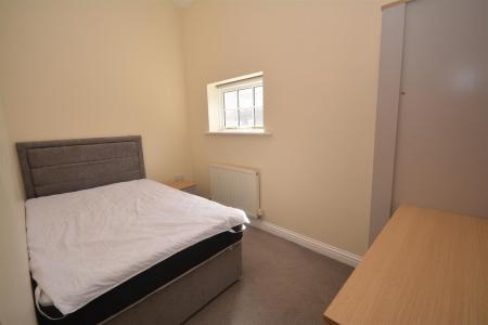 Bed 2.jpg