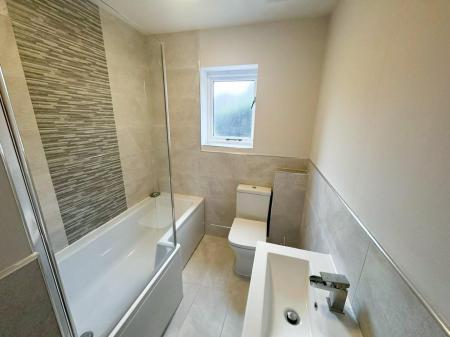 Bathroom 1.jpg