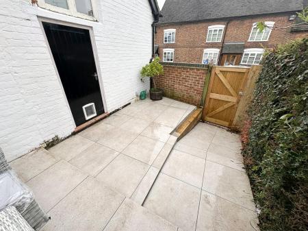Patio 2.jpg