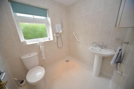 Ground floor wet room.jpg