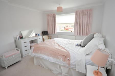 Bed 1.jpg