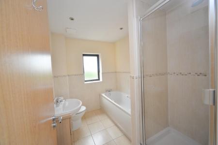 Principal bedrooms ensuite.jpg