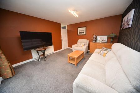 Lounge 2.jpg