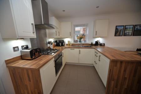 Kitchen close up.jpg