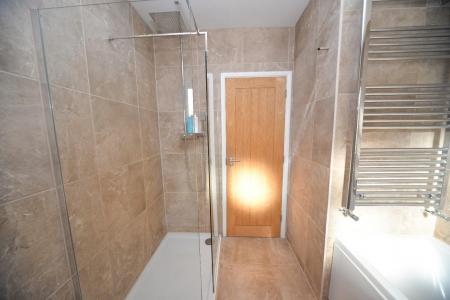 bathroom 2.jpg