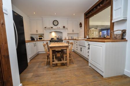 Kitchen close up.jpg