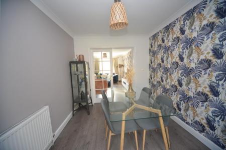 Dining room 1.jpg