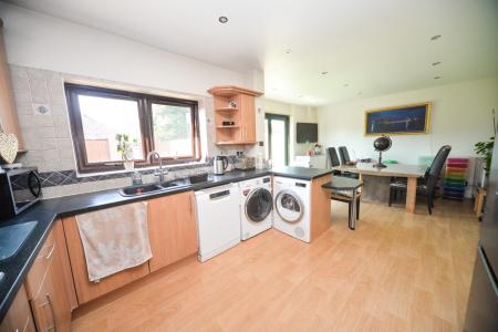 Dining Kitchen.jpg