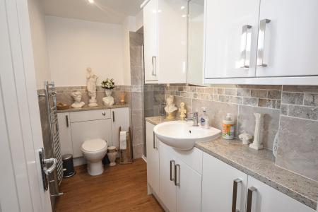 Ground Floor Shower.jpg