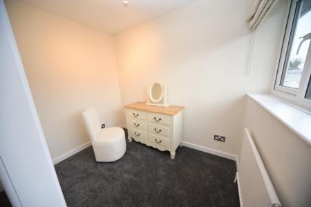 Dressing area study former box room.jpg