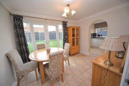 Dining room 2.jpg