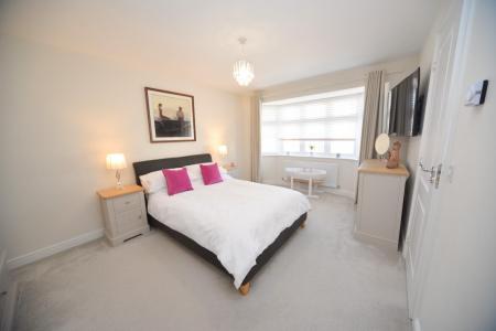 Bedroom 1.jpg