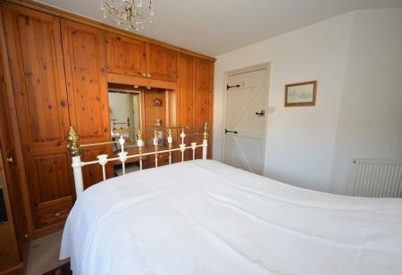 Bedroom 1 2.jpg