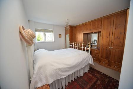 Bedroom 1.jpg