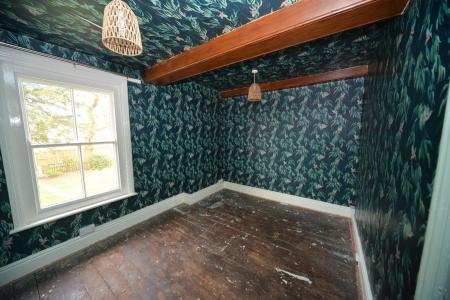 Bedroom 1.jpg