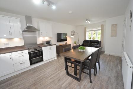 Kitchen diner 1.jpg