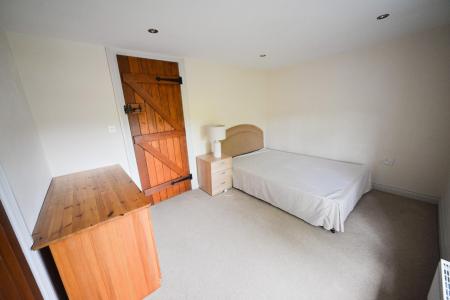 Bed 4.jpg