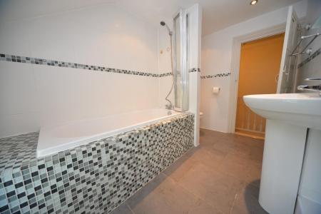 Bathroom 2.jpg