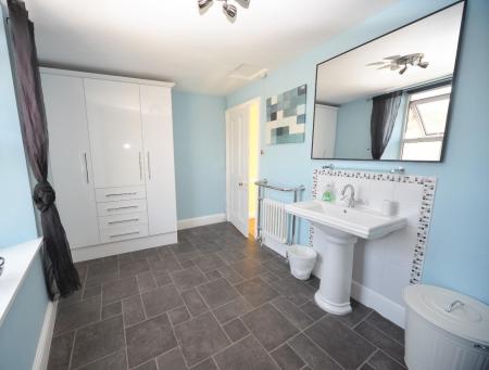 En suite Shower room 2.jpg