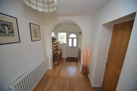 Hall 1.jpg
