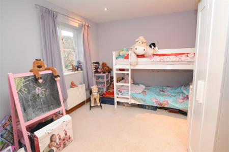 Bed 4.jpg