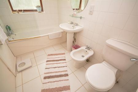 En suite bathroom.jpg