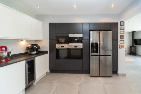 kitchen 2.JPG