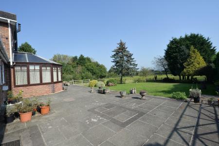 Patio 2 and garden.jpg