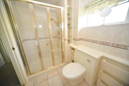 Shower room 2.jpg