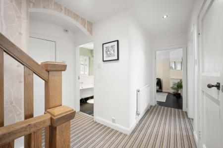 LANDING 1ST FLOOR