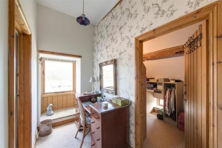 Principal dressing area.jpg