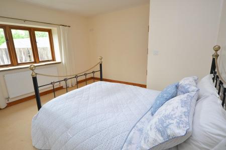 Annex Bed 1.jpg