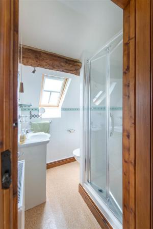 Bedroom three en suite.jpg