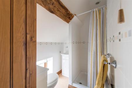 Bed 4 En suite.jpg