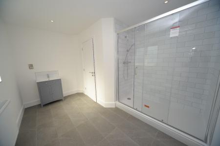 Guest Bedroom En suite 2.jpg