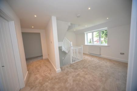 1st floor landing.jpg
