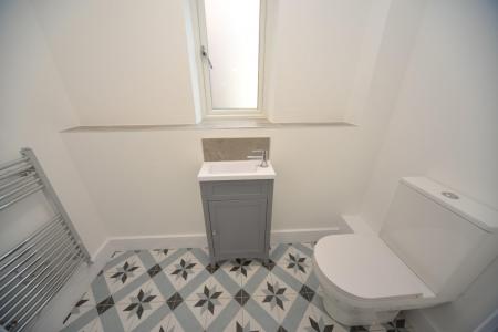 Guest Cloakroom.jpg