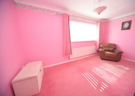Bedroom 1.jpg