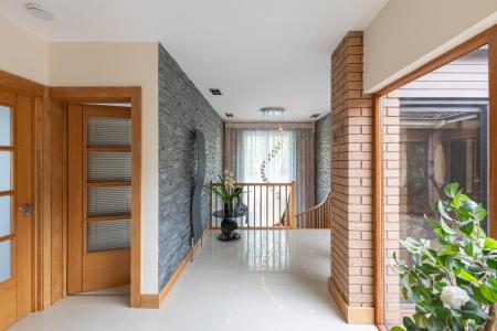 HALL TO STAIRS