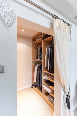 DRESSING AREA