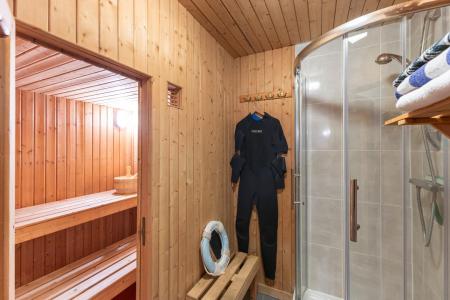 CHANGING AREA