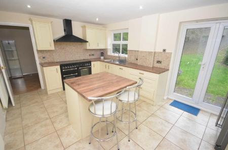 kitchen 2.jpg