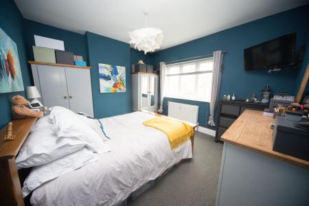 bedroom 1 1.jpg